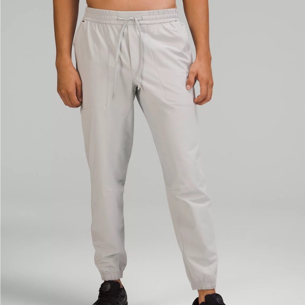 Lululemon License to Train Jogger 29" Large, Never Worn